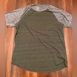 American Eagle Active Flex Tee XL